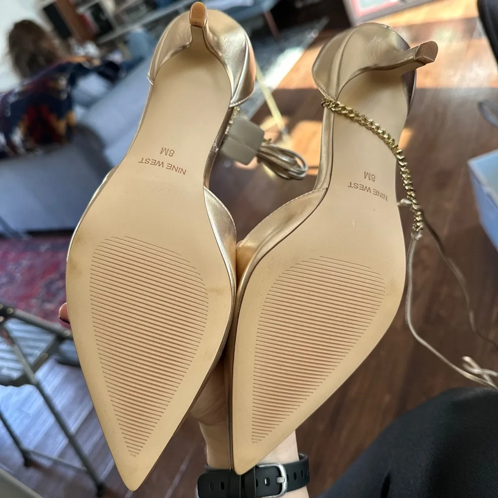 nine west gold pointy toe heals with Ankle Tie  gold chain And Strap Size 8M - Picture 4 of 4